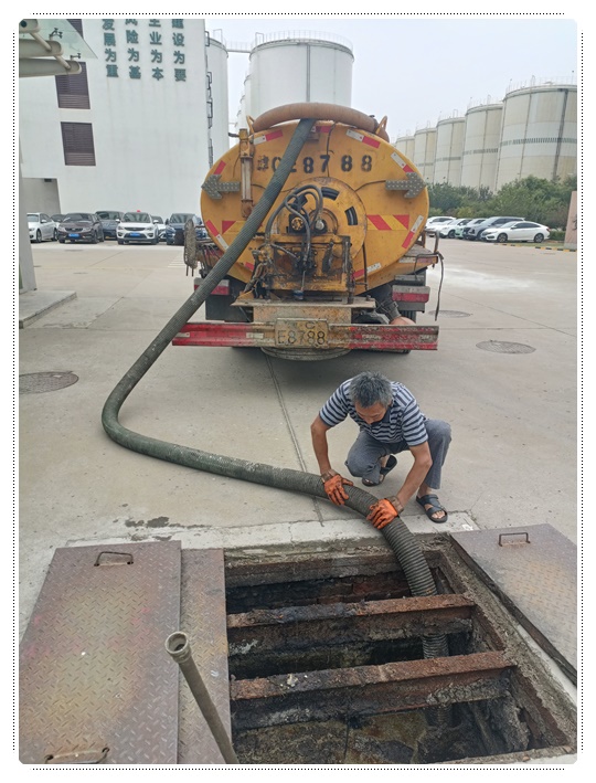 峪泉镇隔油池清掏