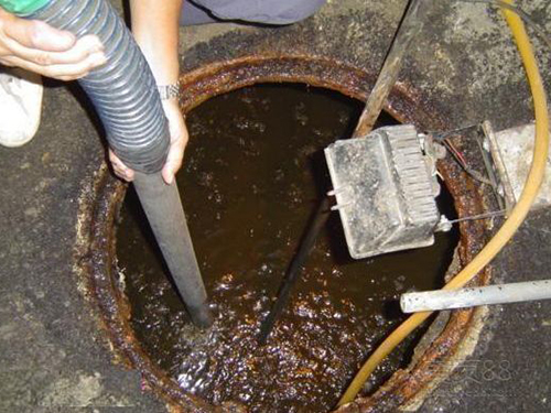 峪泉镇隔油池清理