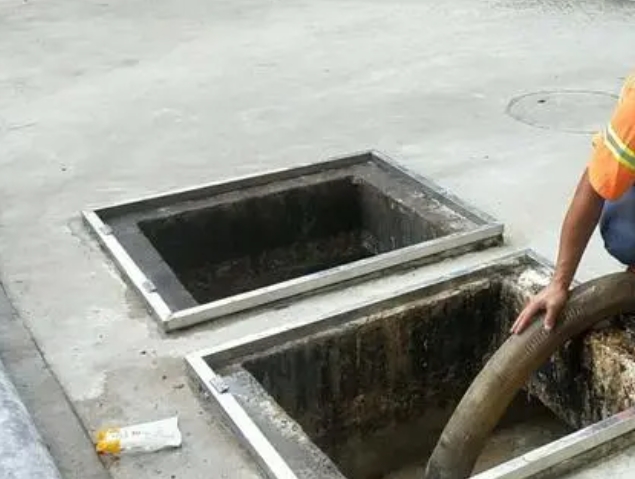 峪泉镇化粪池清理
